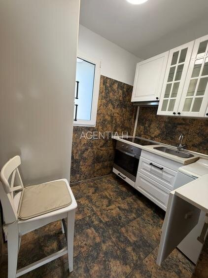 Calea Victoriei, ap. 2 camere, mobilat, terasa, bloc solid